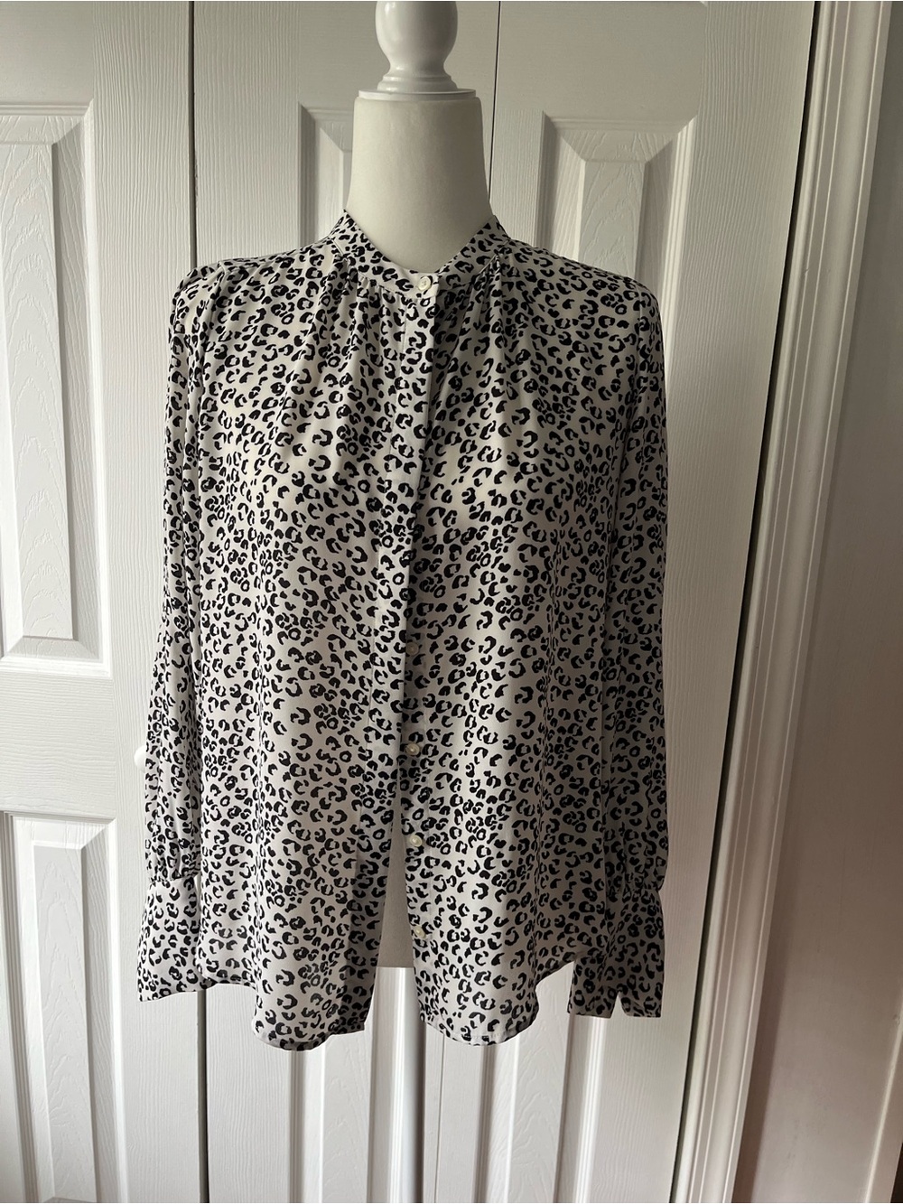 LOFT Women’s Black and White Leopard Print Long-Sleeve Blouse